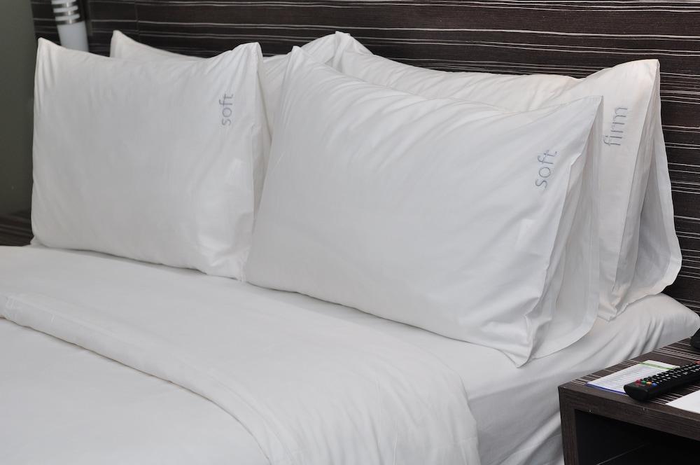 Holiday Inn Express Surabaya Centerpoint By Ihg Dış mekan fotoğraf
