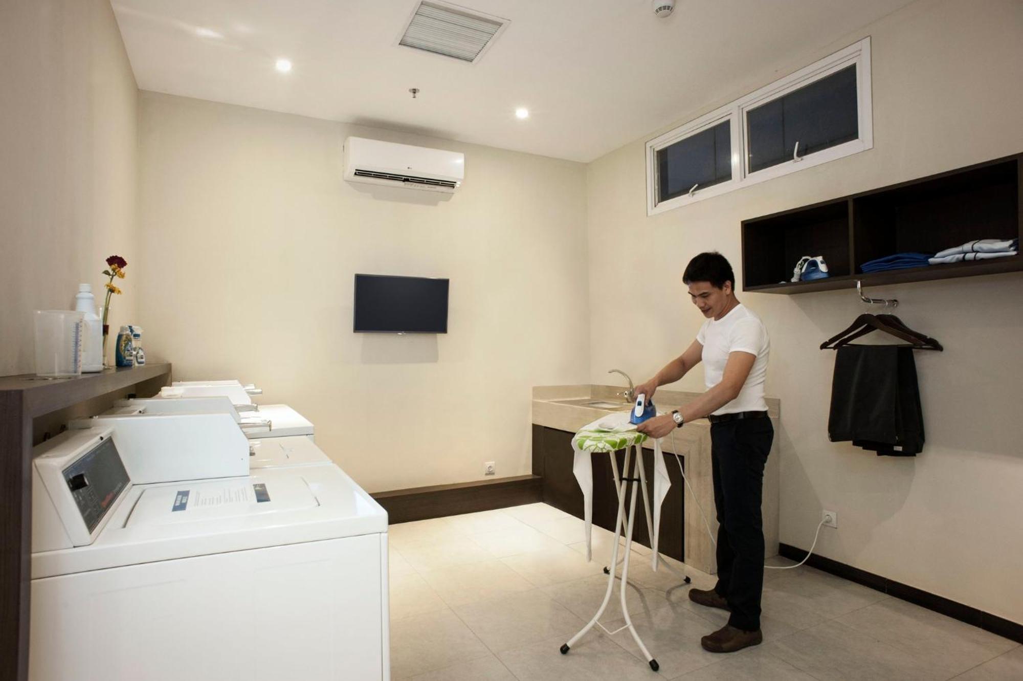 Holiday Inn Express Surabaya Centerpoint By Ihg Dış mekan fotoğraf