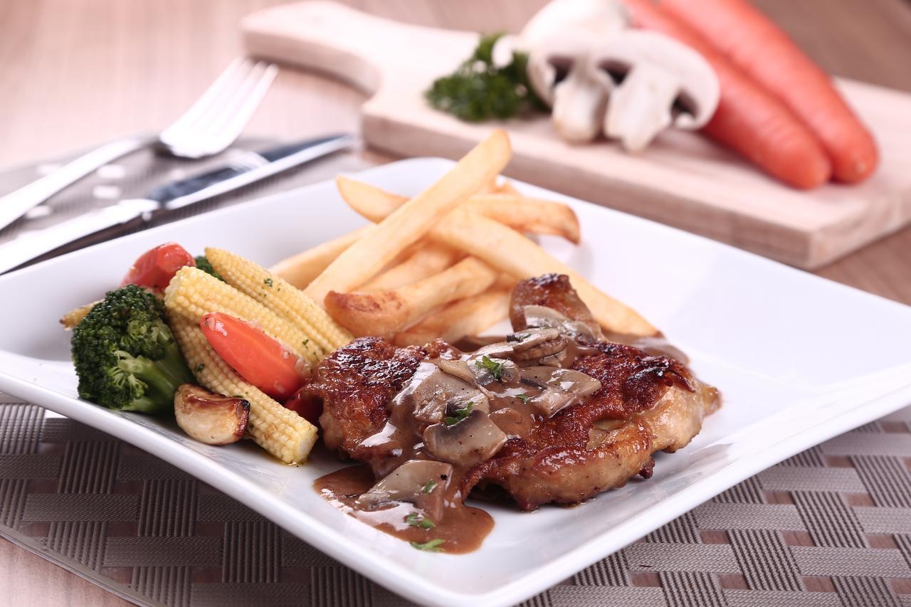 Holiday Inn Express Surabaya Centerpoint By Ihg Dış mekan fotoğraf