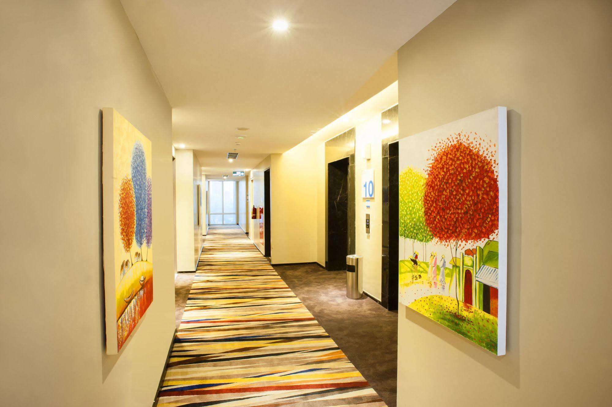 Holiday Inn Express Surabaya Centerpoint By Ihg Dış mekan fotoğraf