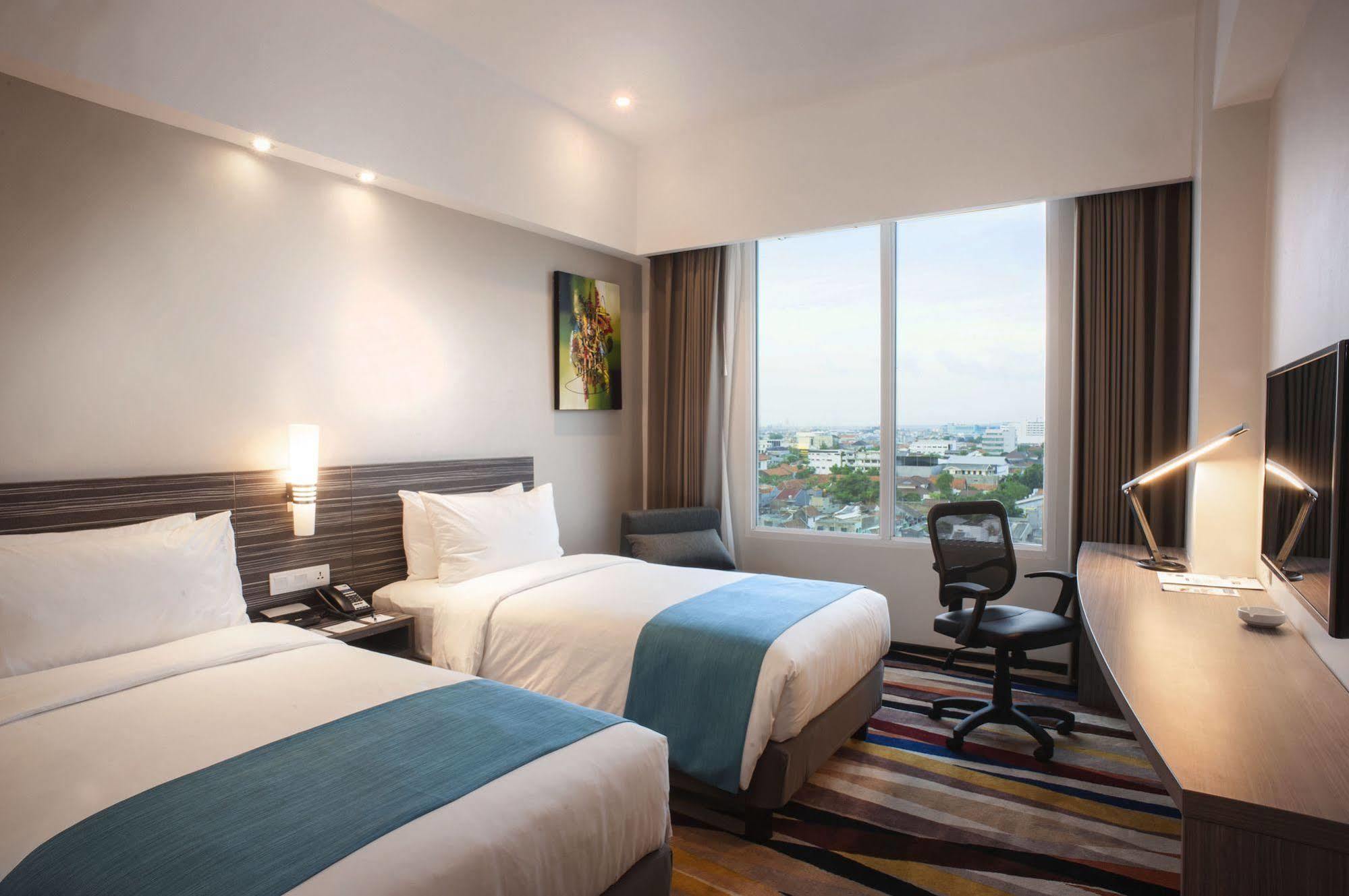 Holiday Inn Express Surabaya Centerpoint By Ihg Dış mekan fotoğraf