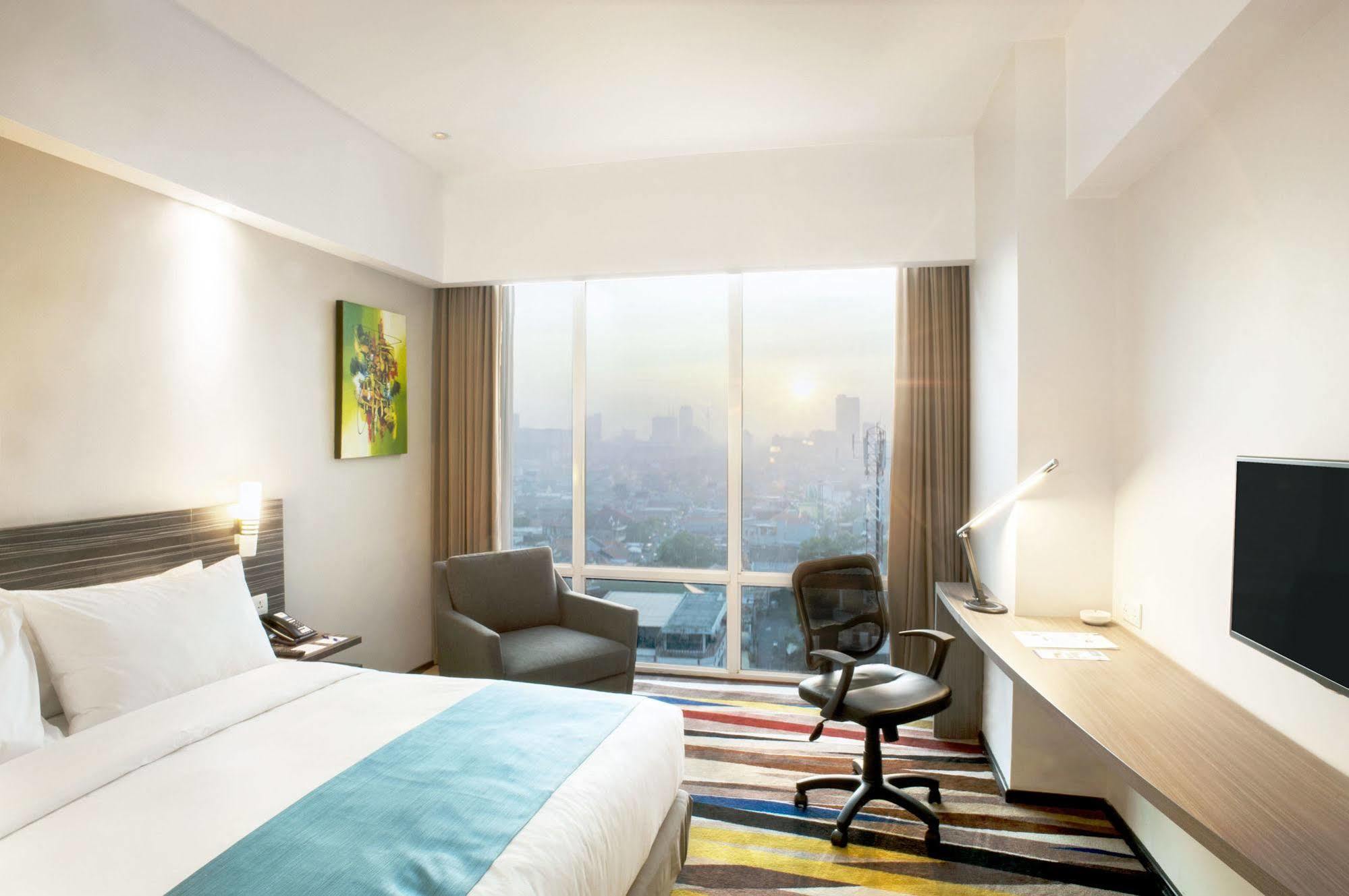 Holiday Inn Express Surabaya Centerpoint By Ihg Dış mekan fotoğraf